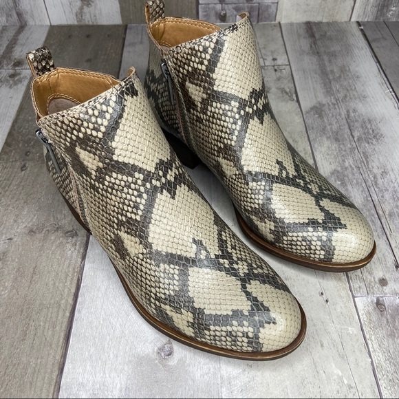 NWB Lucky Brand Basel Chinchilla Ankle Booties